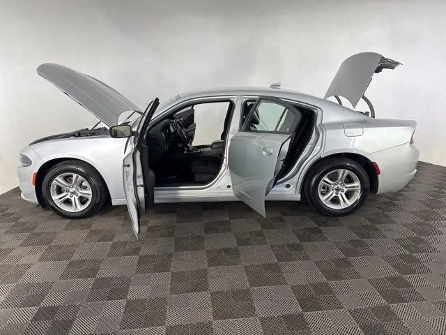 Used 2023 Silver Dodge SXT image 9