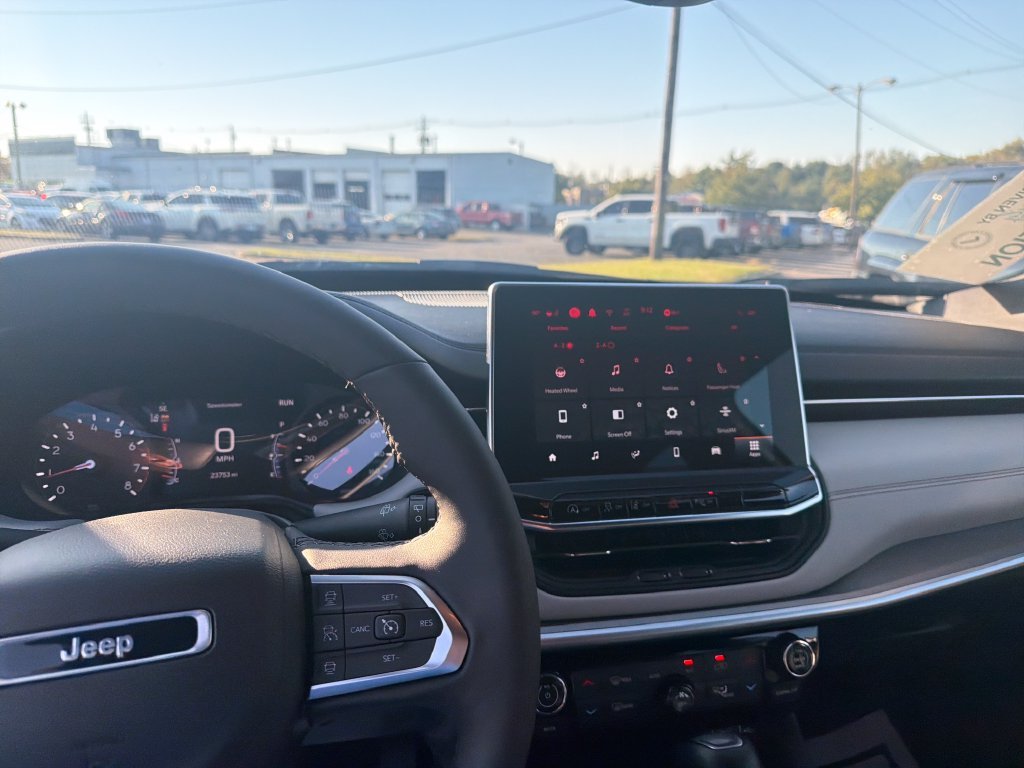 Used 2025 White Jeep Limited image 20