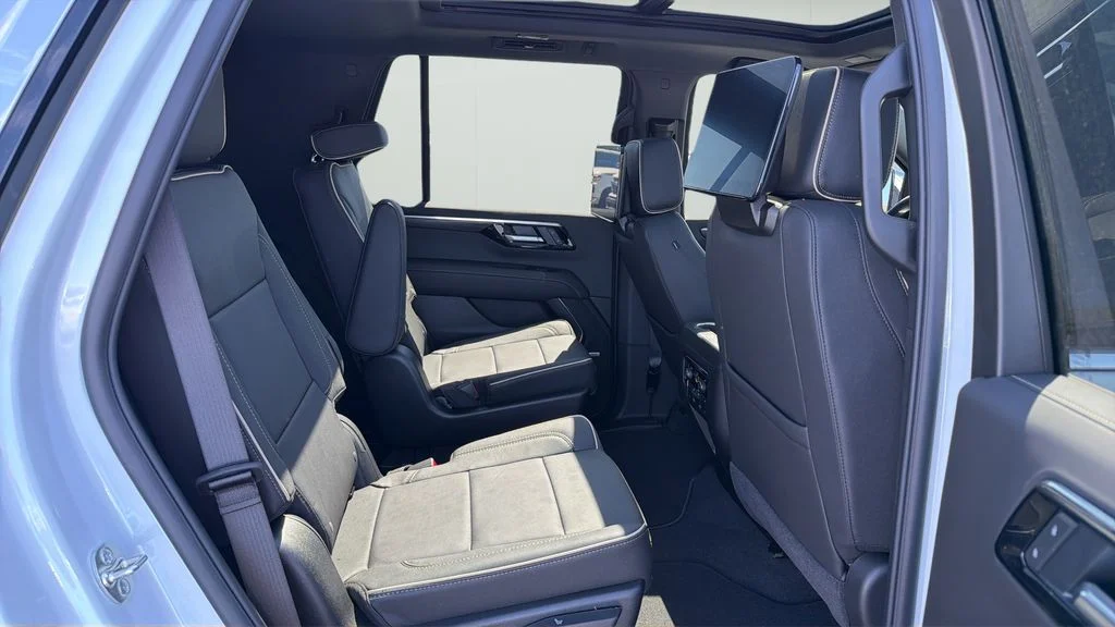 New 2026 White Chevrolet Premier image 12