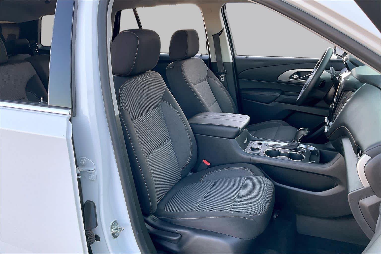 Used 2019 Summit White Chevrolet LS image 8