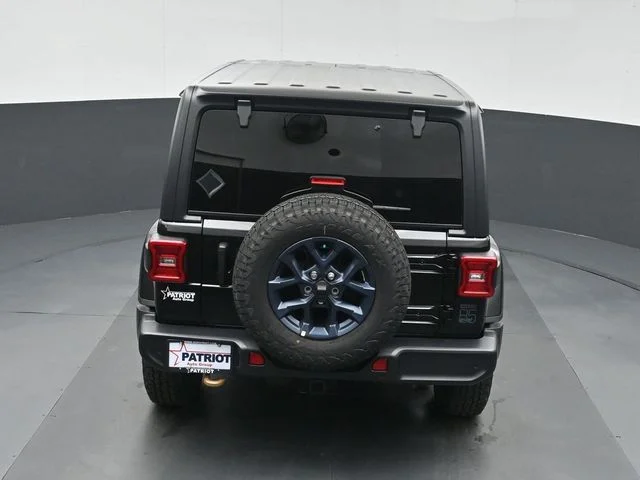 New 2026 Black Clear-Coat Exterior Paint Jeep 85th Anniversary Edition image 34