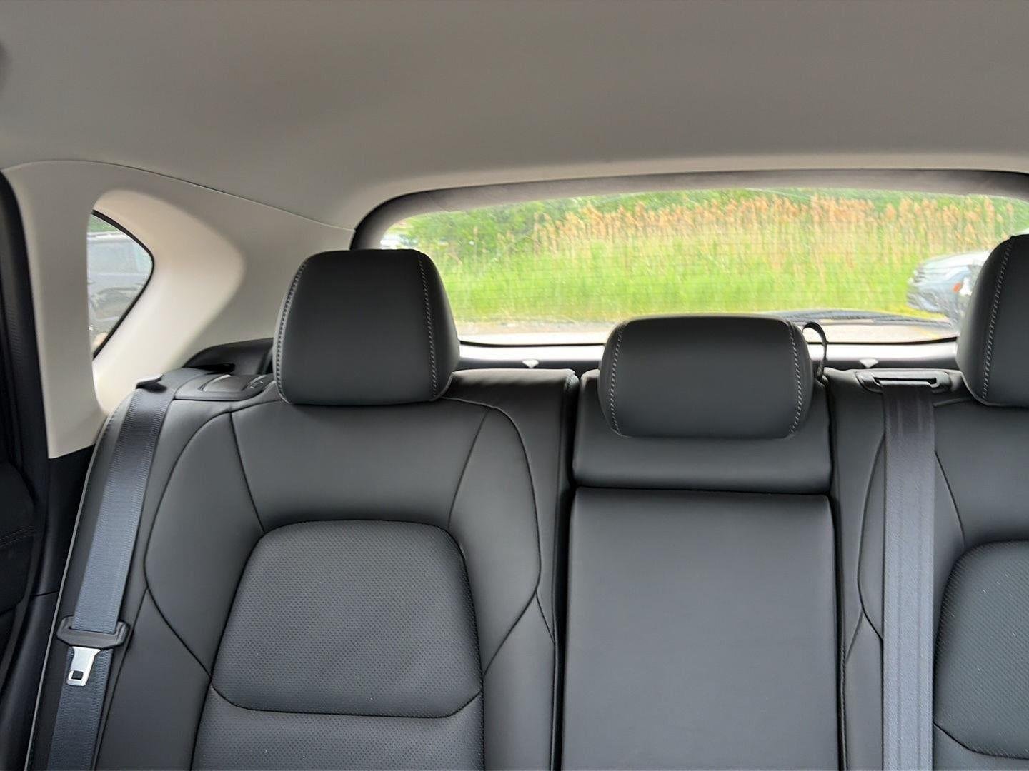 Used 2024 Rhodium White Metallic Mazda 2.5 S Select image 23