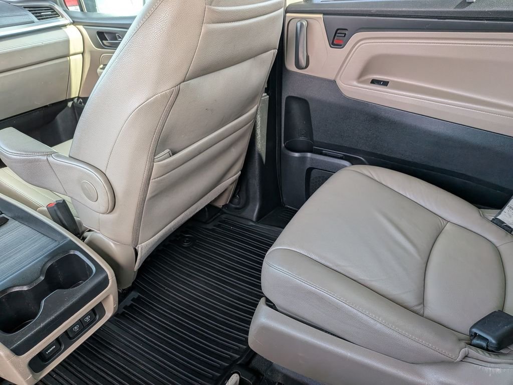 Used 2020 White Honda EX-L image 33