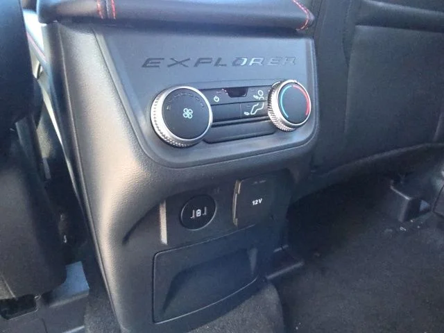 New 2026 Carbonized Gray Metallic Ford ST-Line image 41