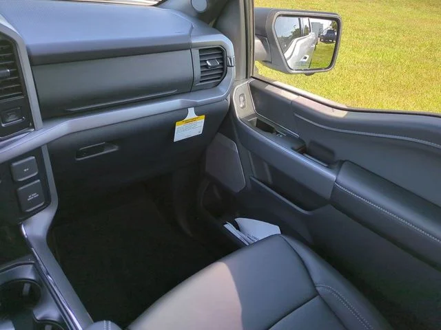 New 2026 Oxford White Ford XLT image 17
