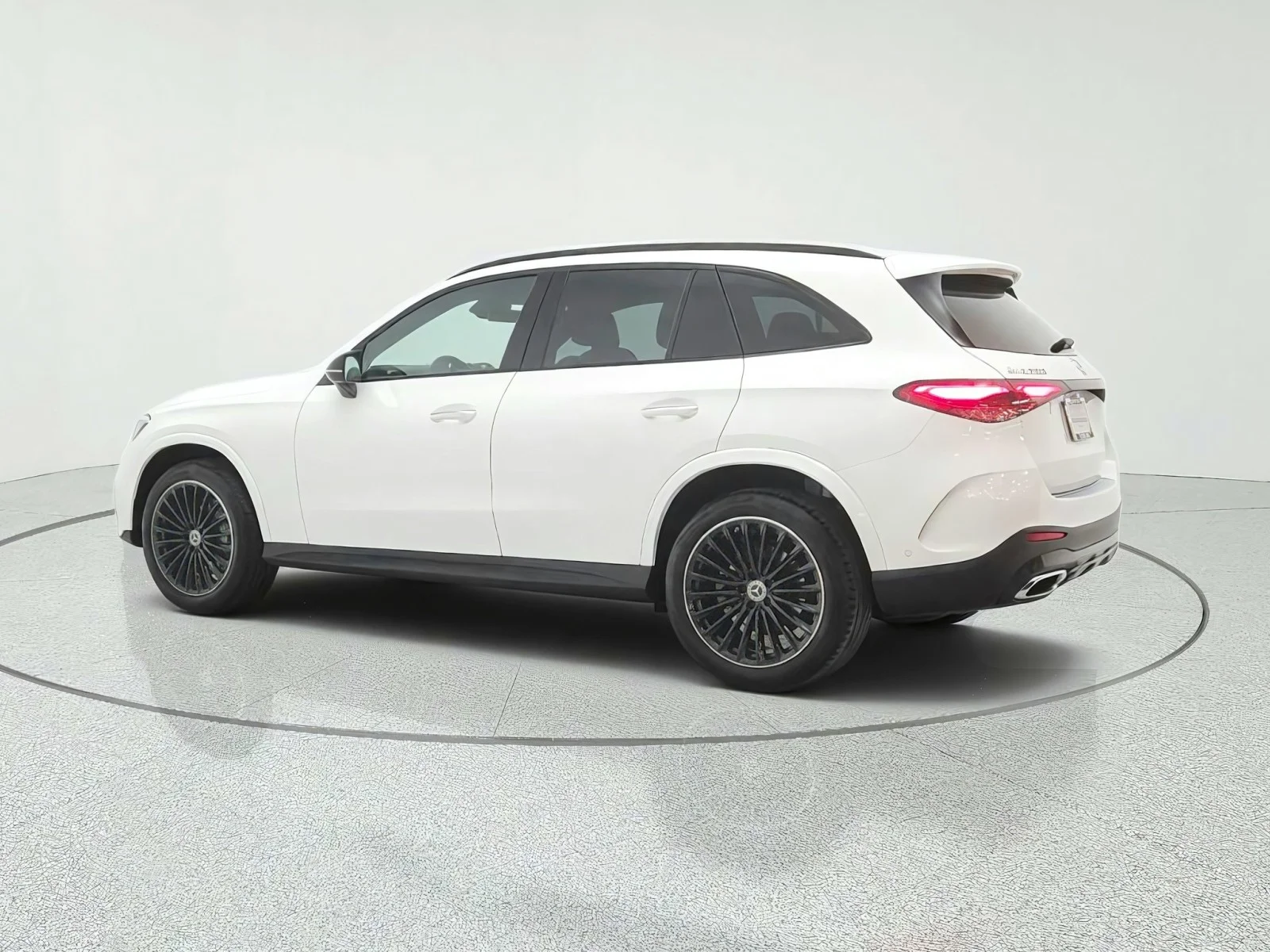 Used 2024 Polar White Mercedes-Benz GLC 300 SUV image 7