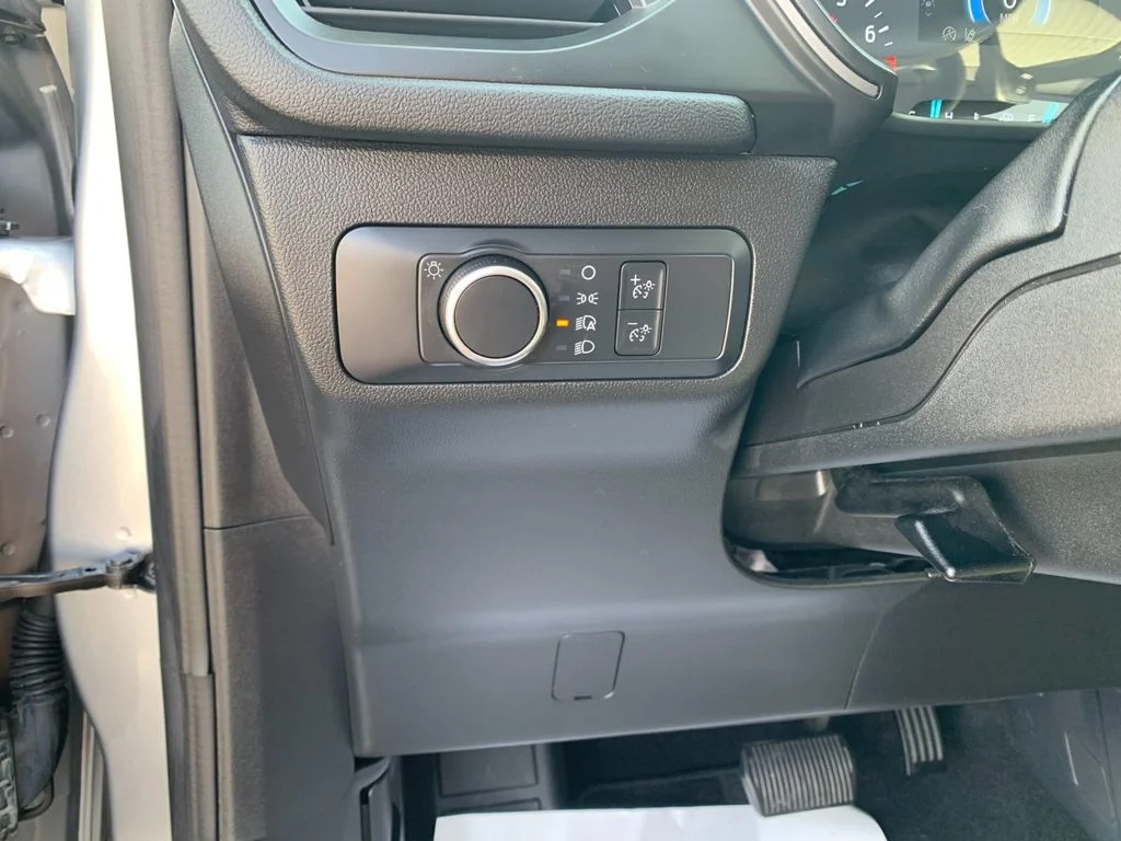 Used 2022 Silver Ford S image 32