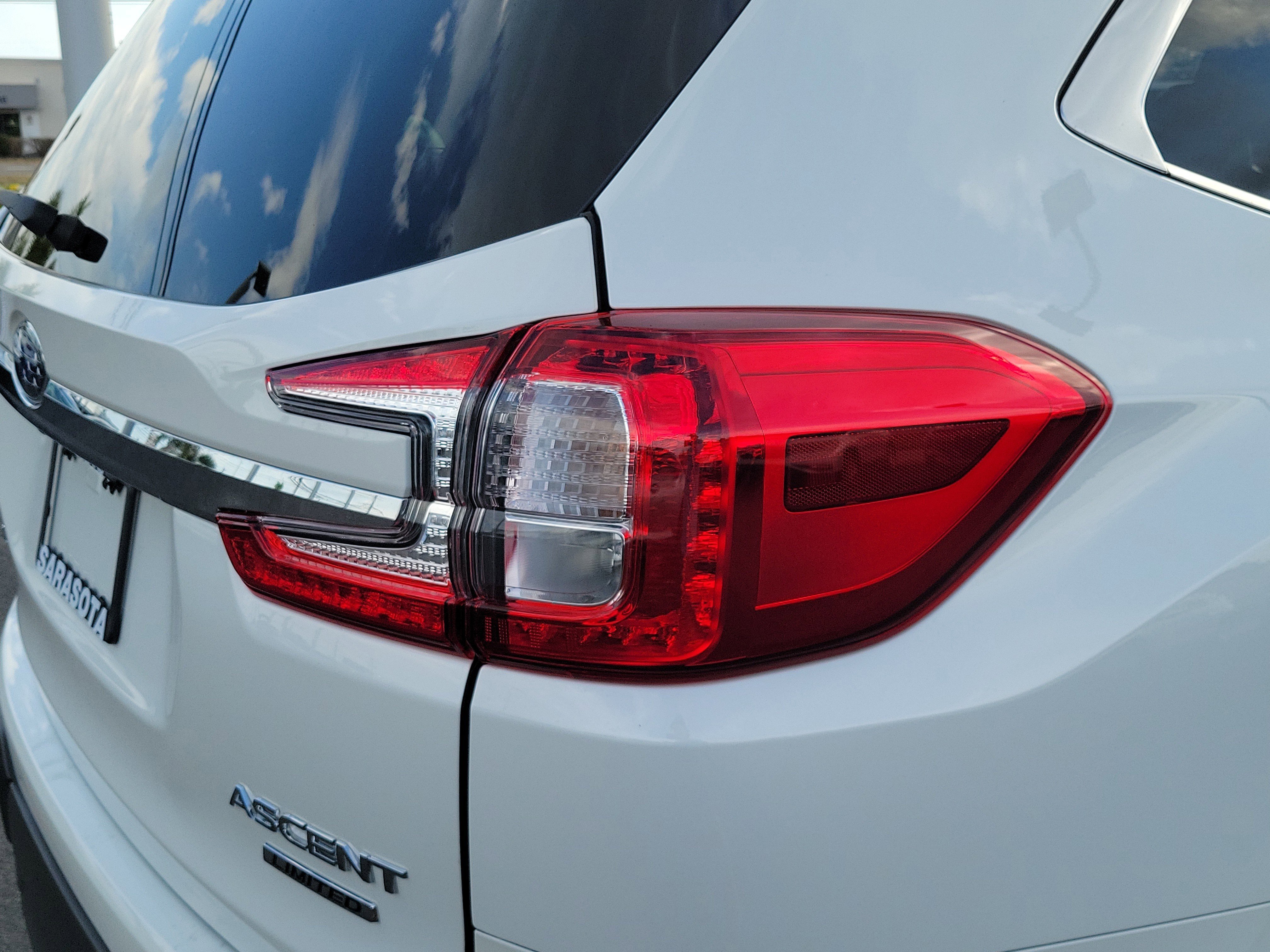 Used 2026 Crystal White Pearl Subaru Limited image 10