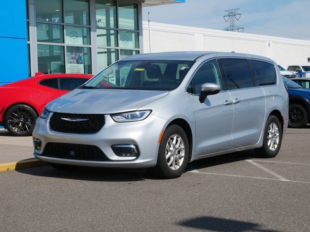 Used 2023 Chrysler Pacifica Touring L with VIN 2C4RC1BG9PR613037 for sale in Roseville, Minnesota