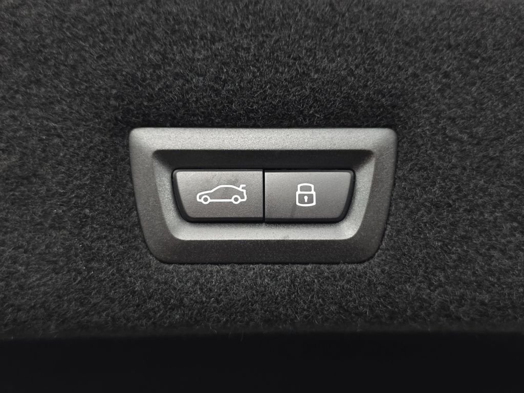 2026 BMW 7 Series 740i - Photo 13