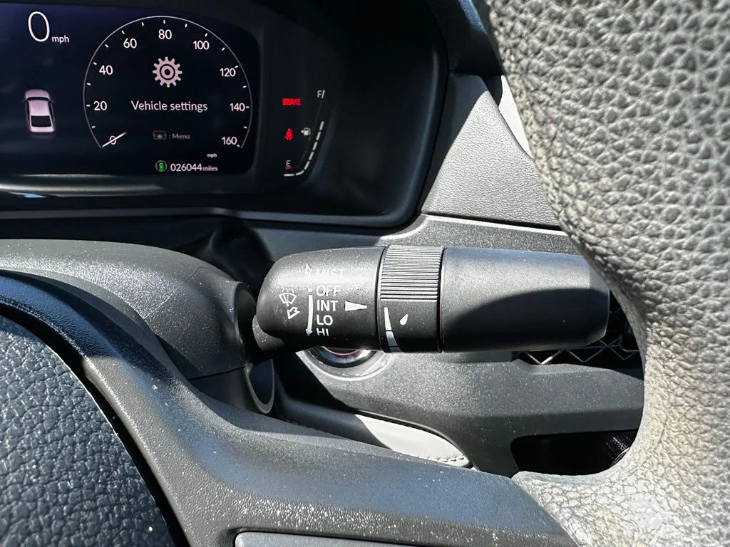 Used 2023 Red Honda LX image 32