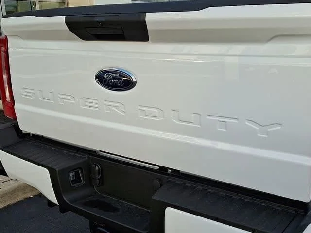 New 2026 Oxford White Ford XL image 6
