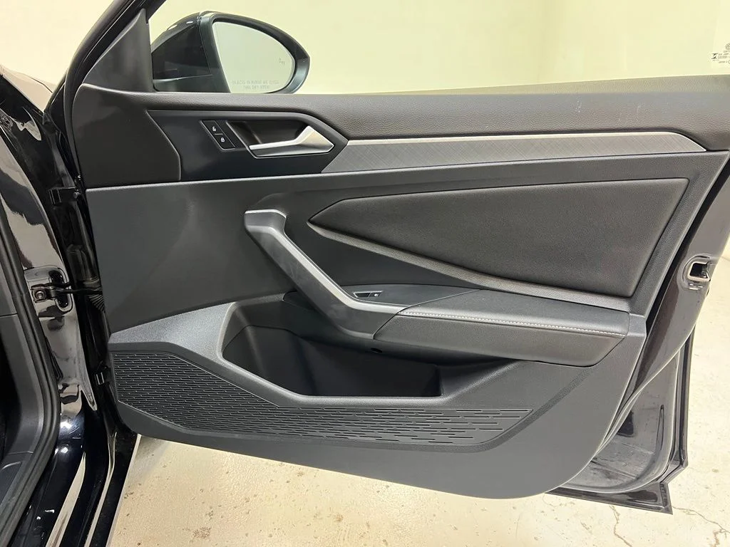 2024 Volkswagen Jetta SE - Photo 32
