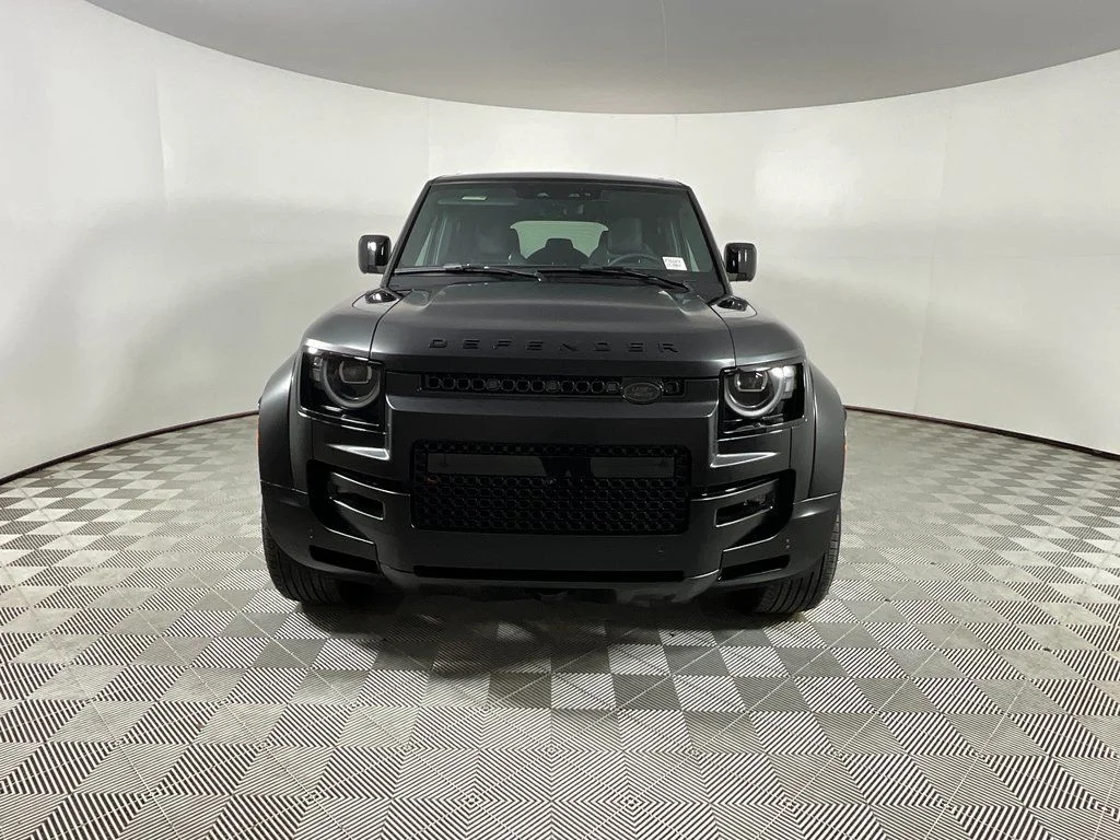 2026 Land Rover Defender OCTA Black - Photo 8