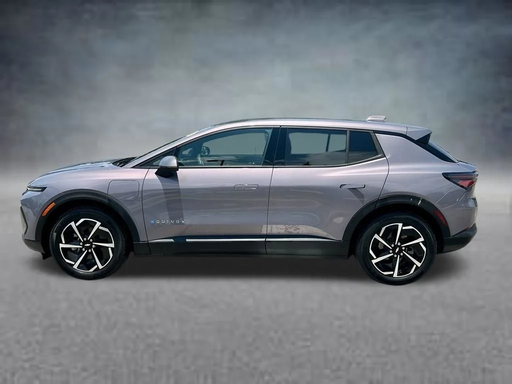 Used 2025 Galaxy Gray Metallic Chevrolet LT image 8