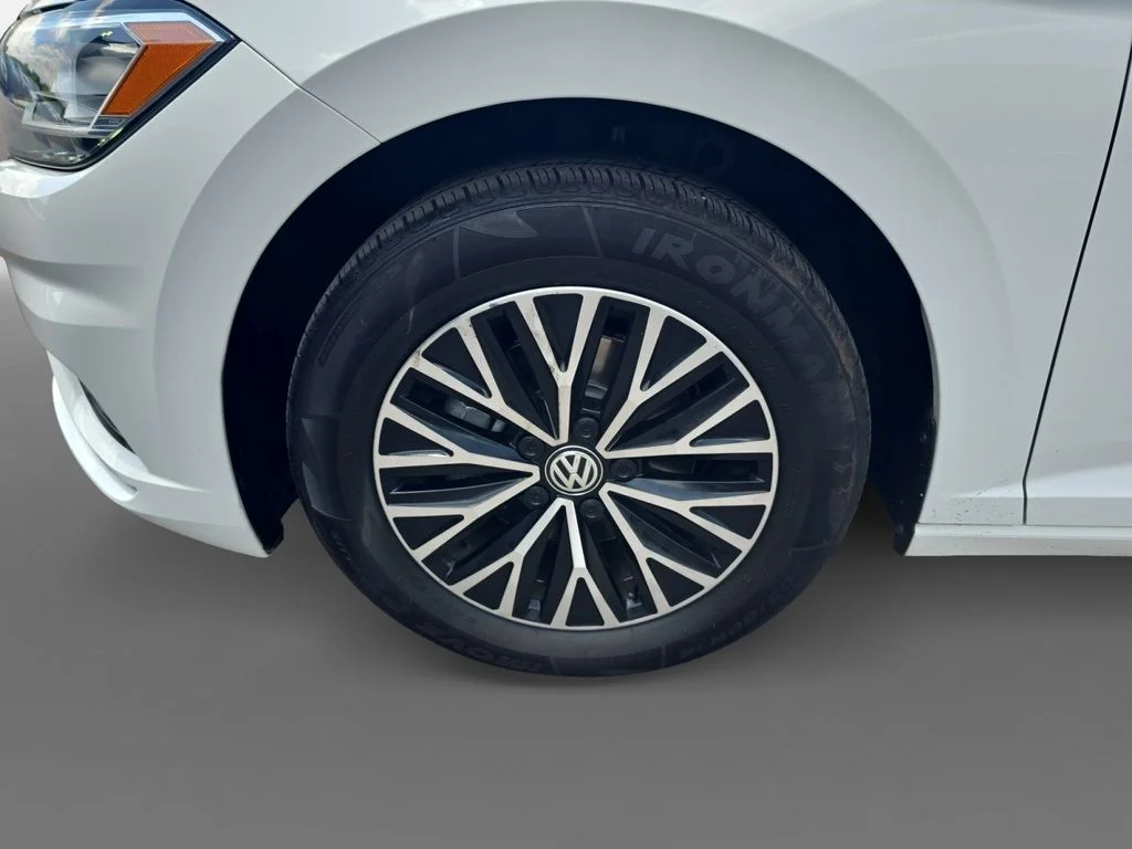 Used 2021 Pure White Volkswagen S image 10