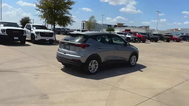 2027 Chevrolet Bolt LT - Photo 8