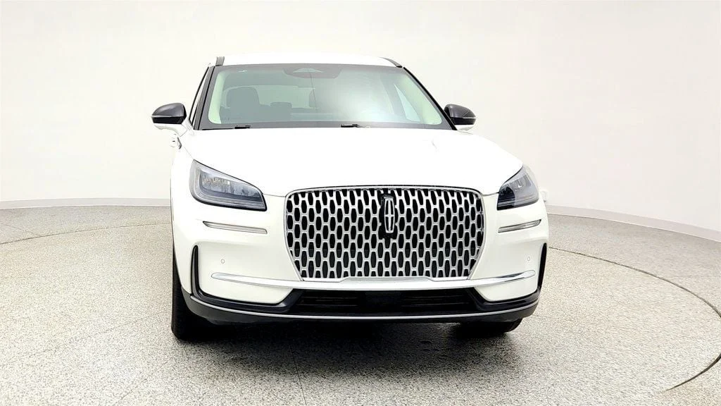 Used 2023 Pristine White Metallic Tri-Coat Lincoln Standard AWD w/ Equipment Group 101A and Co-Pilot360 Vision image 2