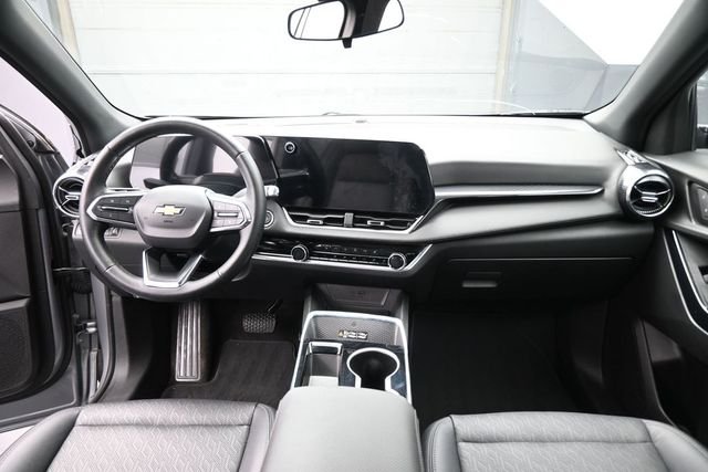 Used 2025 Gray Chevrolet LT image 25