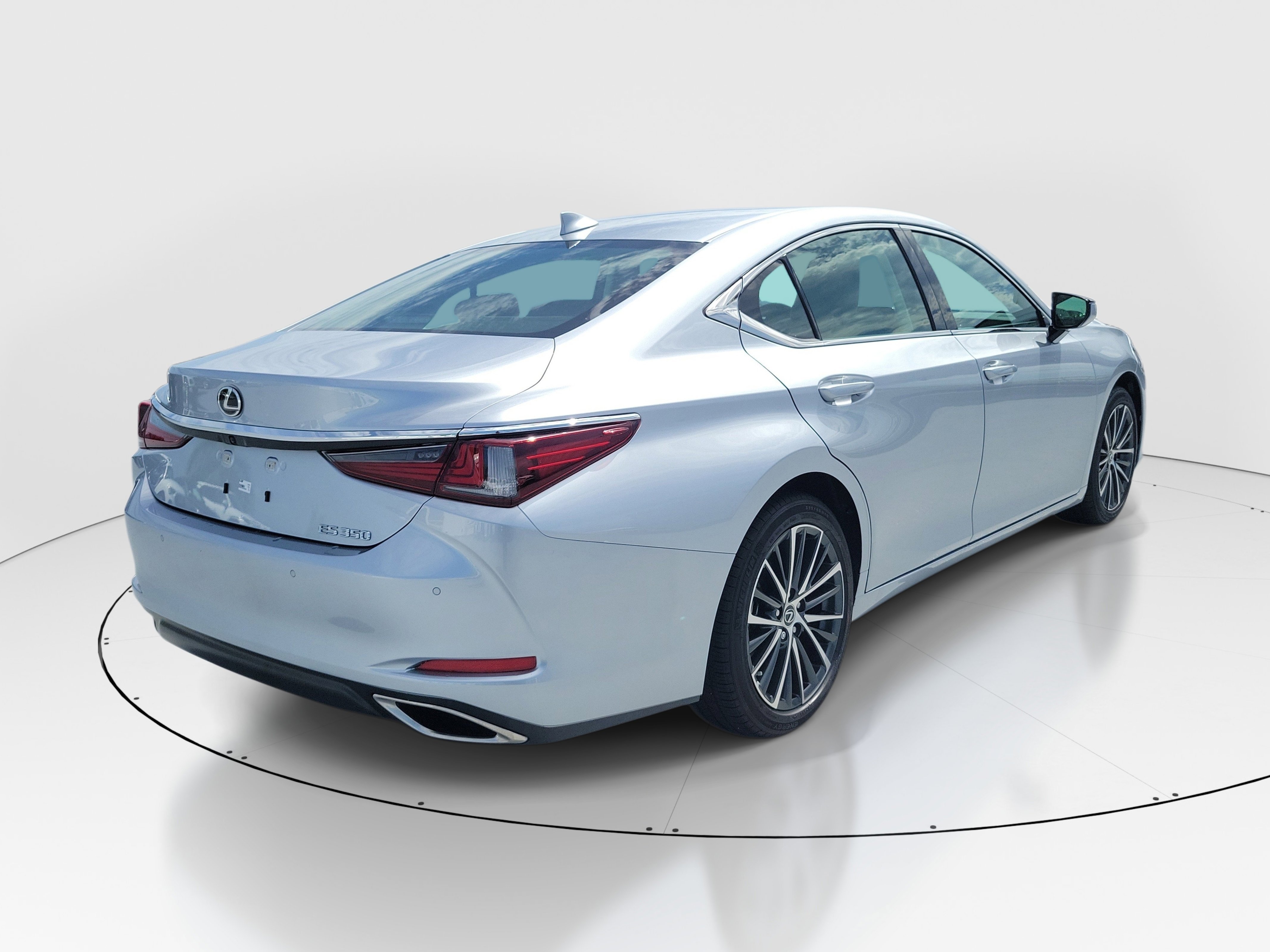 2025 Lexus ES 350 - Photo 6