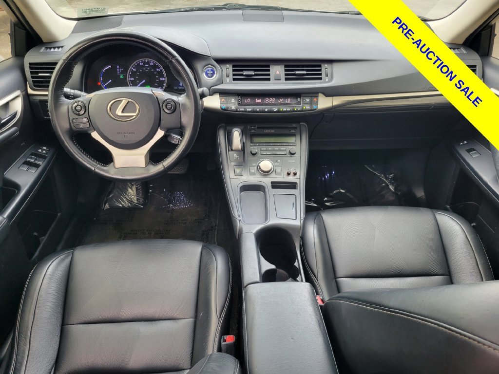 Used 2017 White Lexus 200h image 9