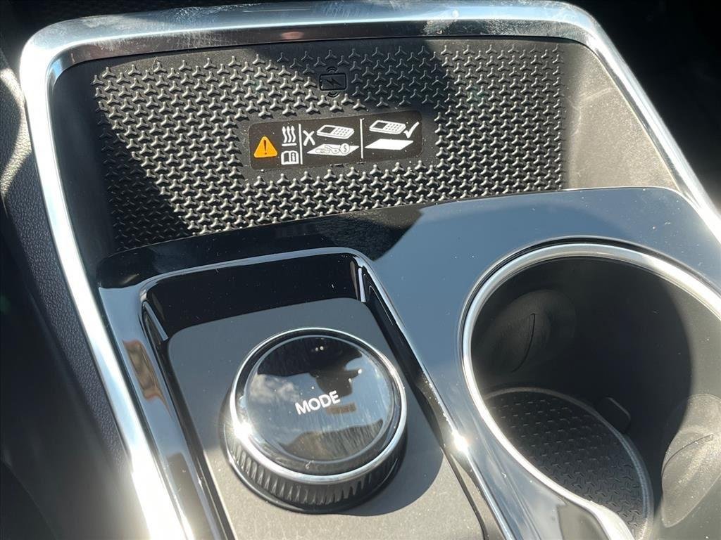 New 2026 Mosaic Black Metallic Chevrolet LT image 18