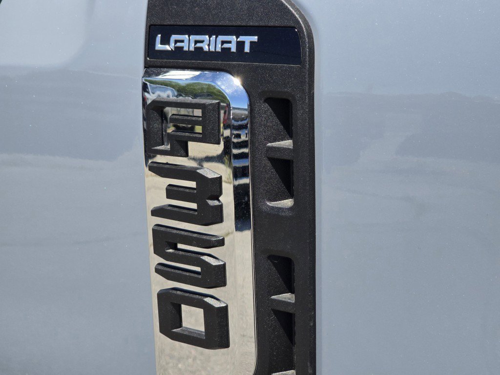 New 2026 Glacier Gray Metallic Tri-Coat Ford F-350® Lariat® image 28