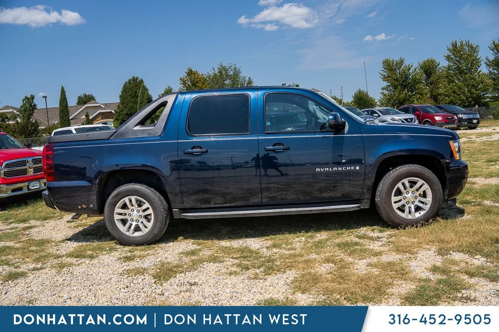 Used 2007 Blue Chevrolet LT image 28