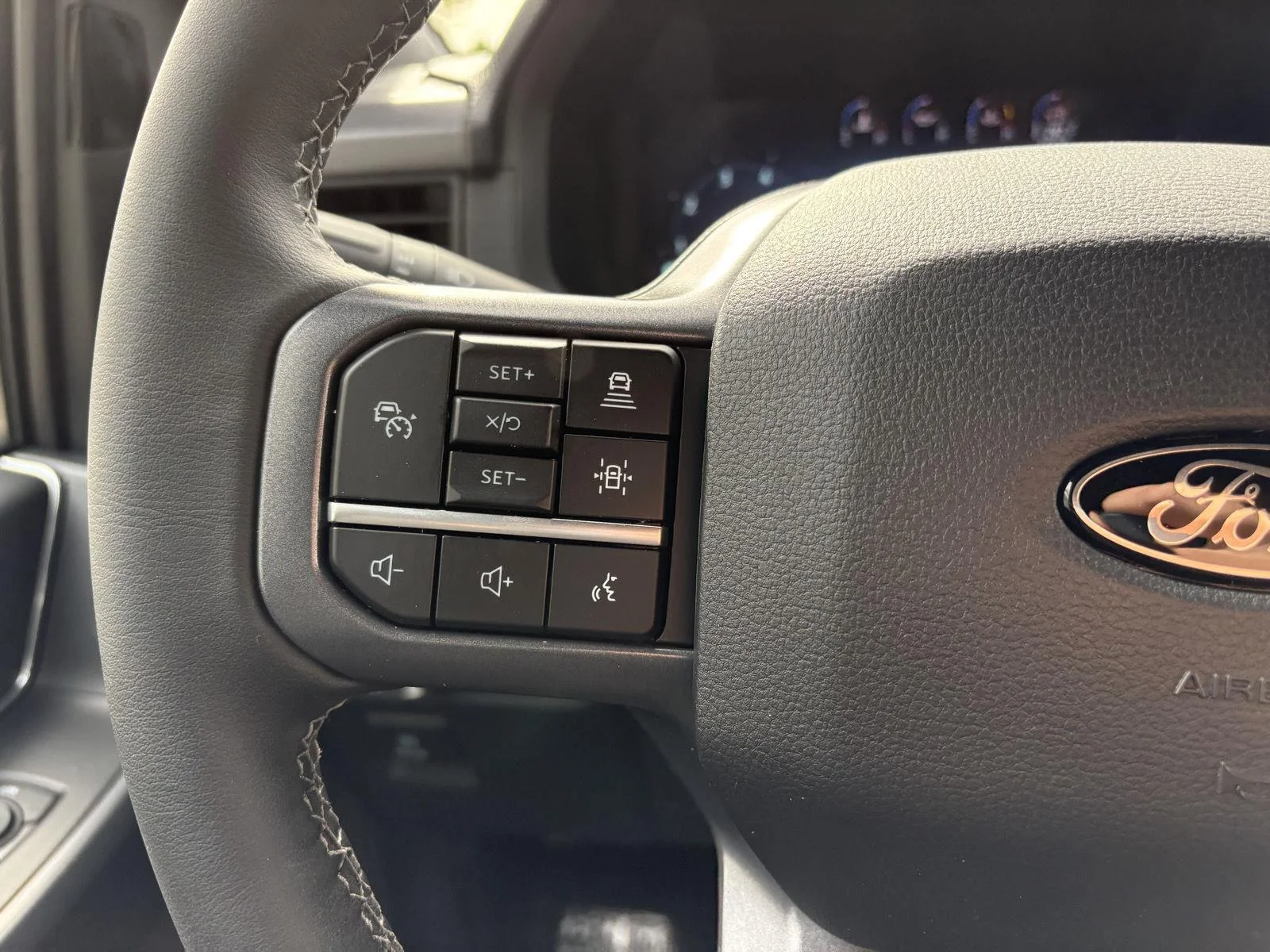 New 2026 Agate Black Ford XLT image 13