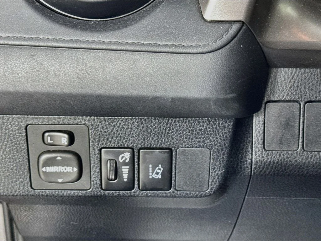 Used 2018 Magnetic Gray Metallic Toyota LE image 11