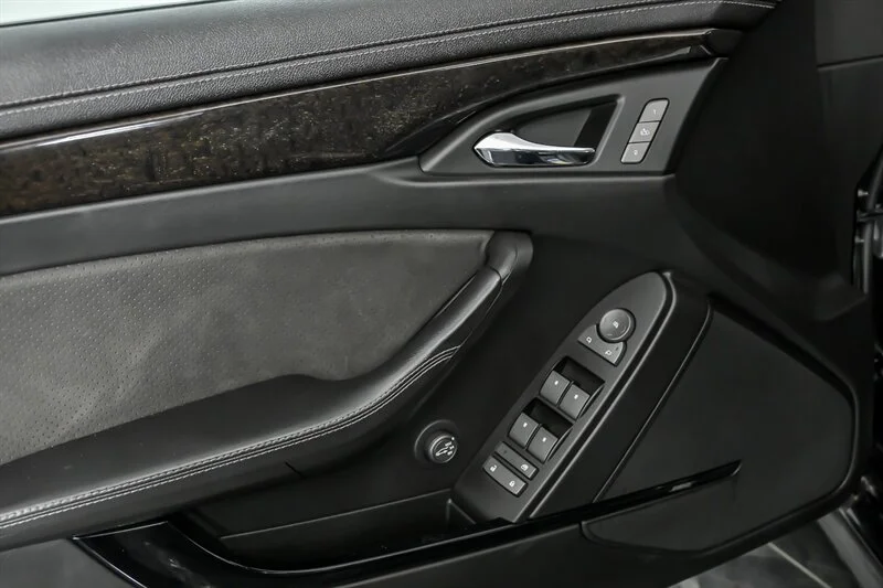 Used 2013 Black Diamond Tricoat Cadillac  image 15