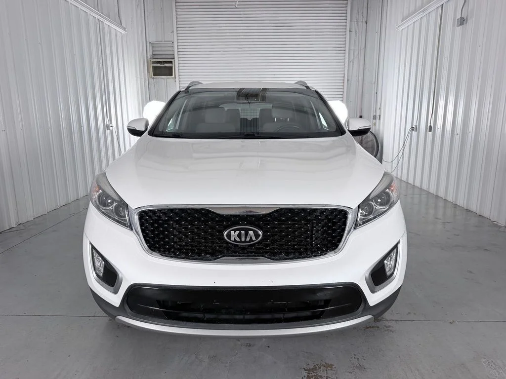 Used 2017 Snow White Pearl Kia EX image 2