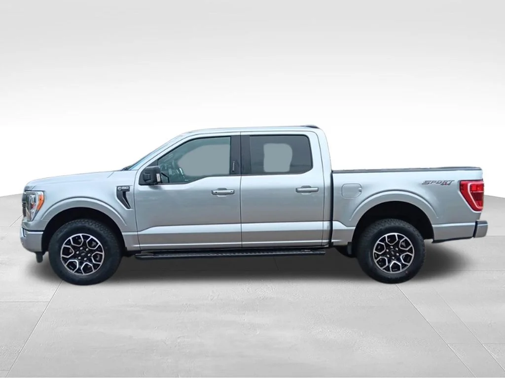 Used 2023 Iconic Silver Metallic Ford XLT image 4