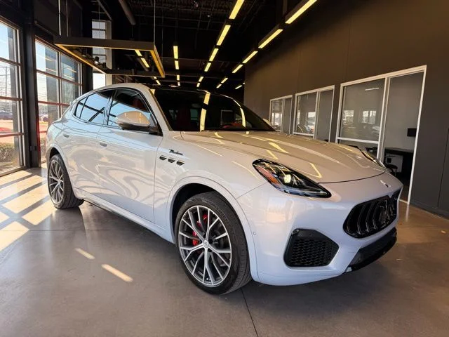 Used 2023 White Maserati Modena image 5