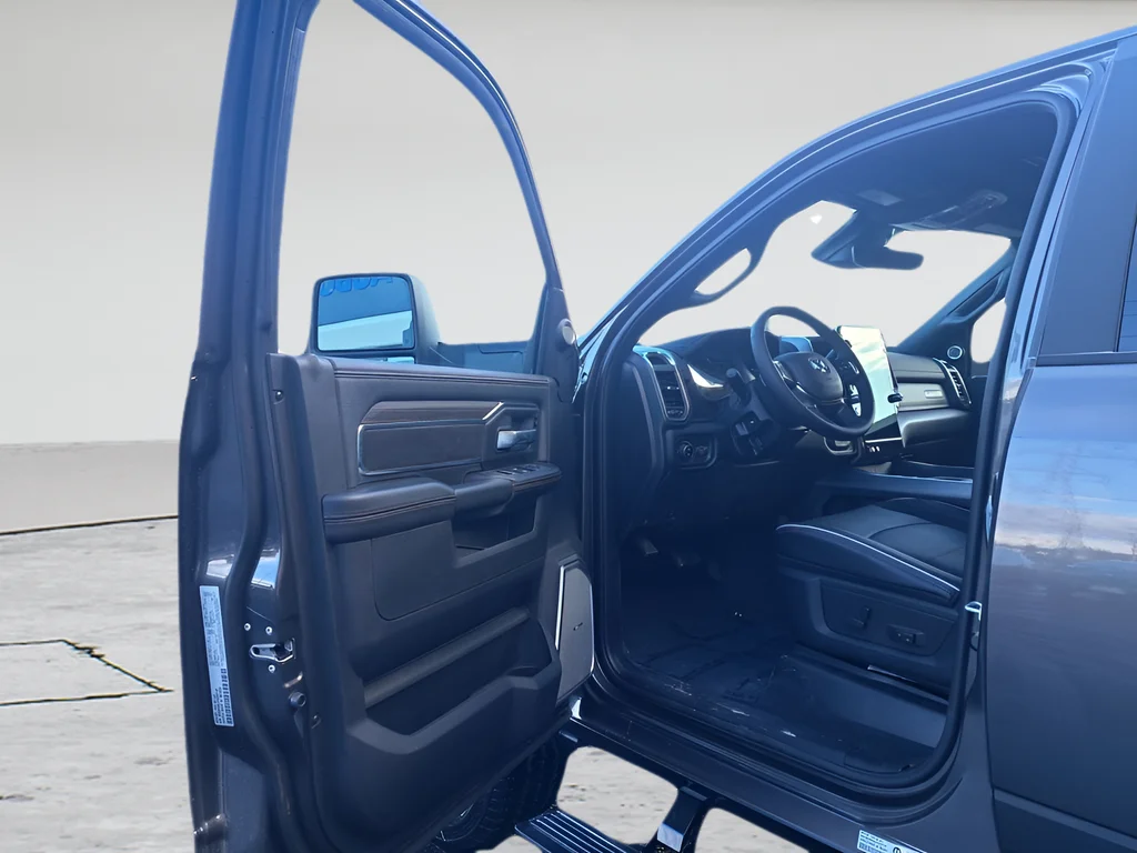 New 2026 Granite Crystal Metallic Clear-Coat Exterior Paint RAM Laramie image 9