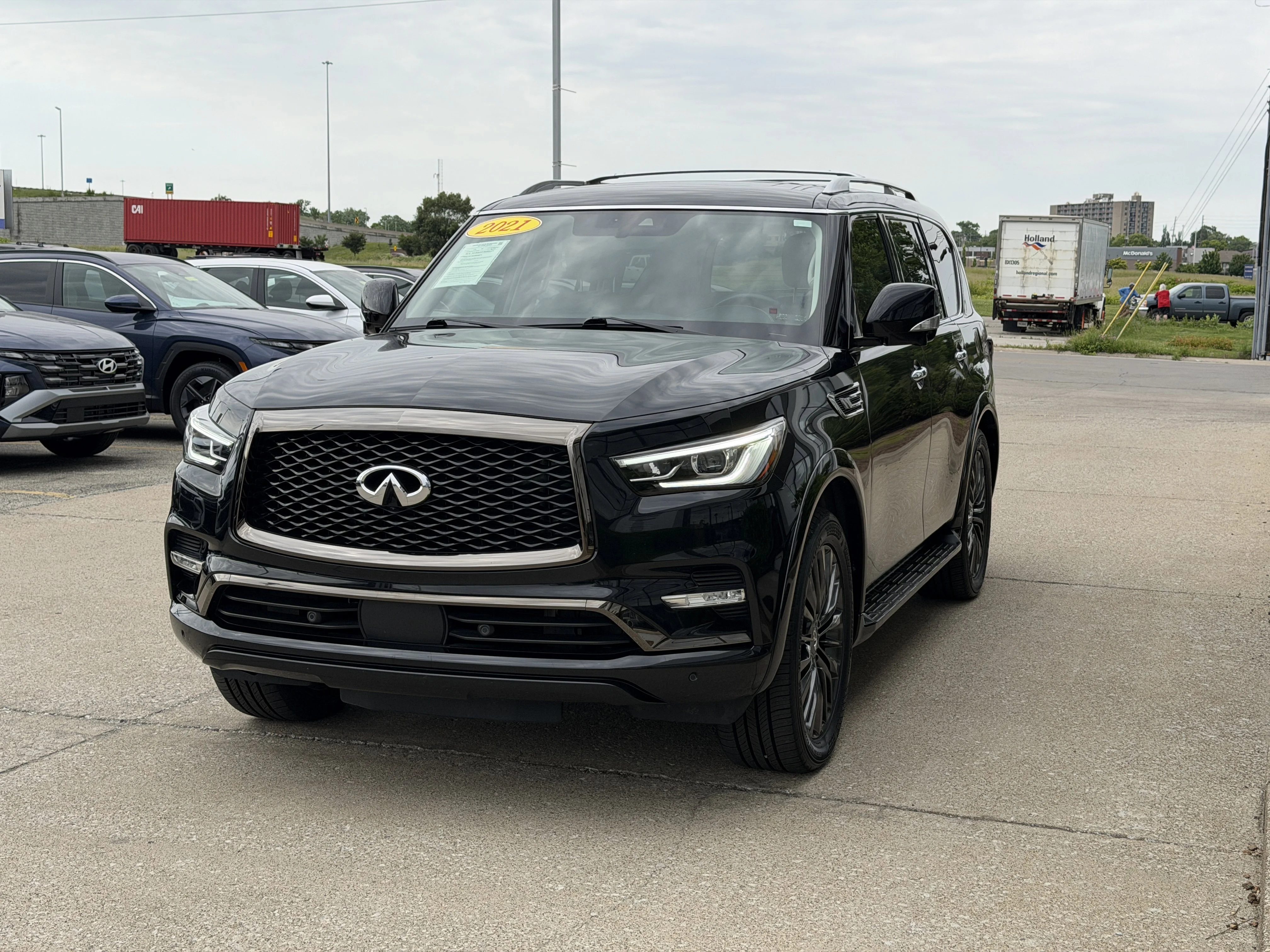 Used 2021 Mineral Black INFINITI Premium Select image 18