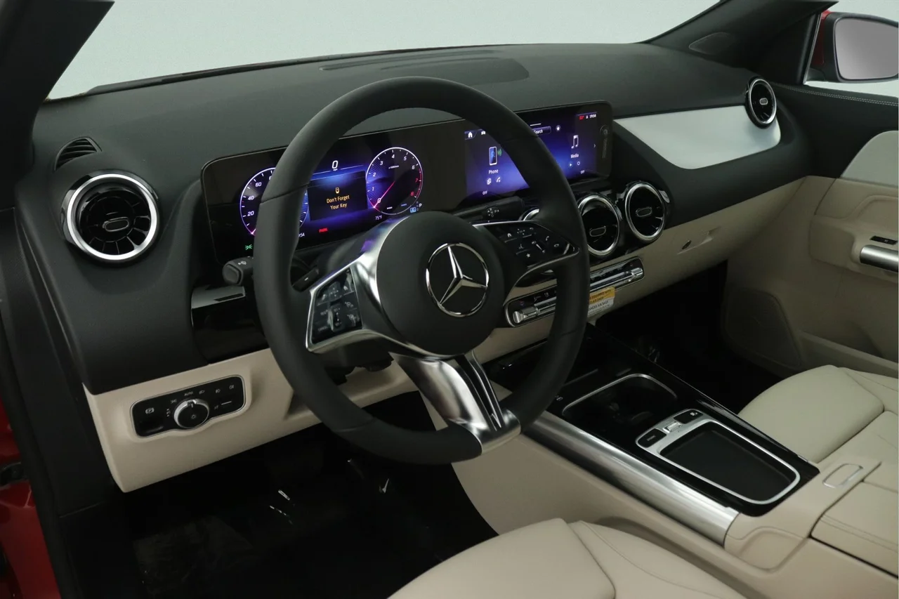 New 2026 MANUFAKTUR Patagonia Red Metallic Mercedes-Benz 250 image 4