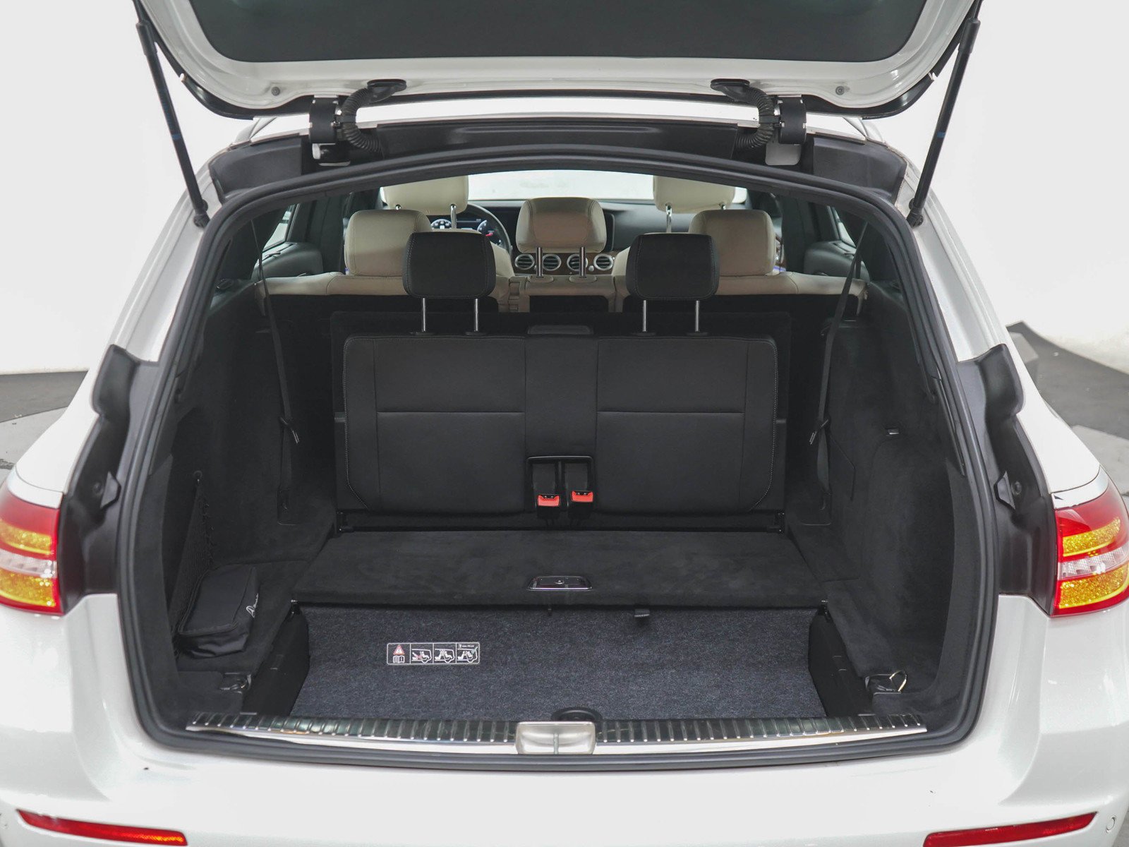Used 2017 Polar White Mercedes-Benz E 400 image 16
