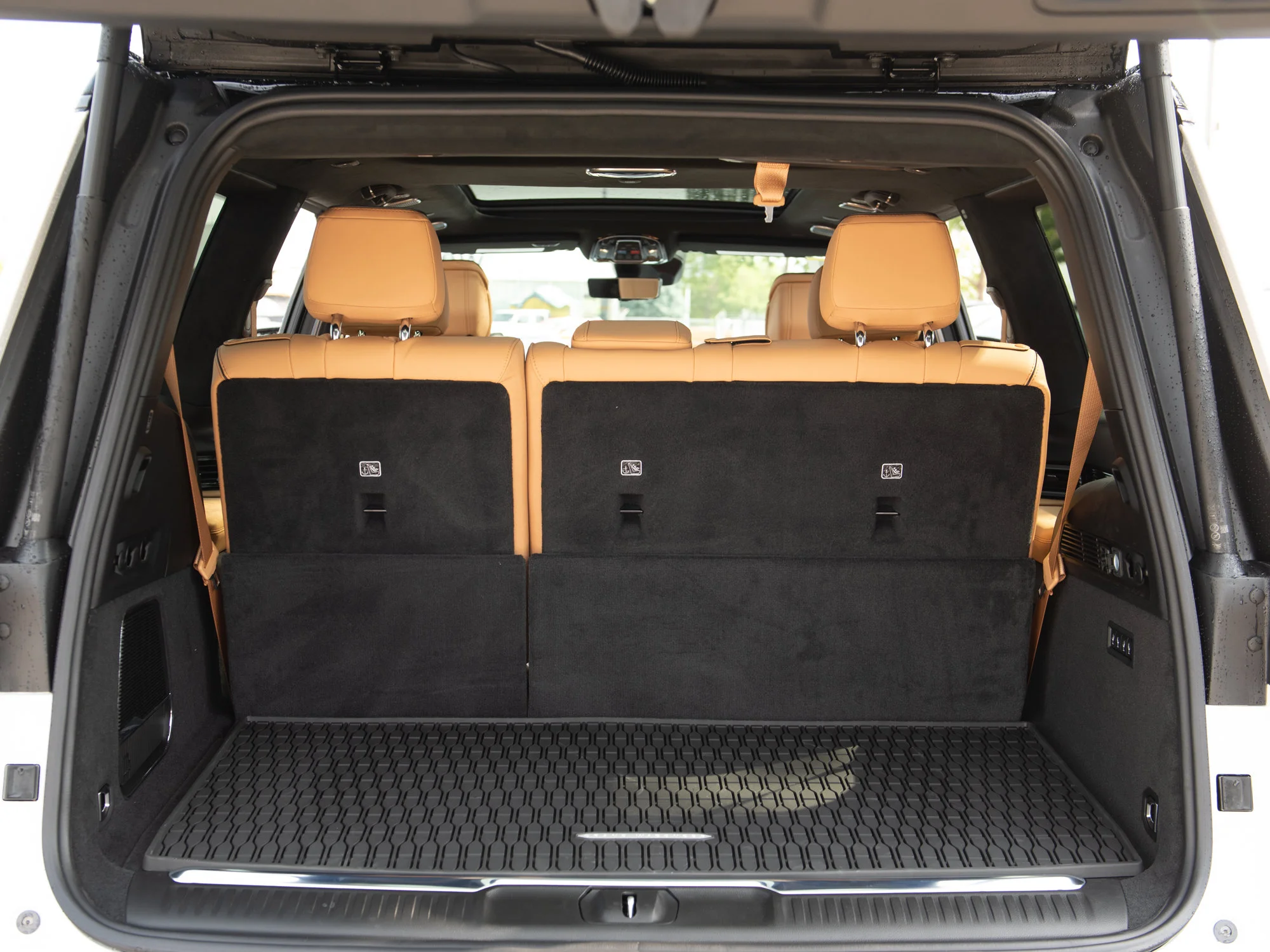 New 2026 White Jeep Summit Reserve* image 28