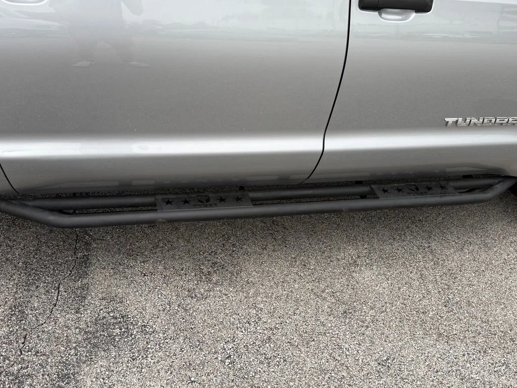 Used 2018 Silver Toyota SR5 image 11