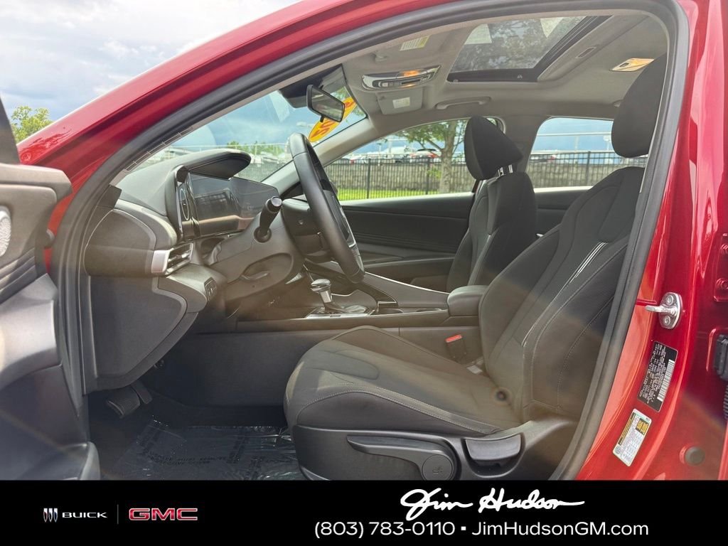 Certified Used 2025 Red Hyundai SEL Convenience image 19