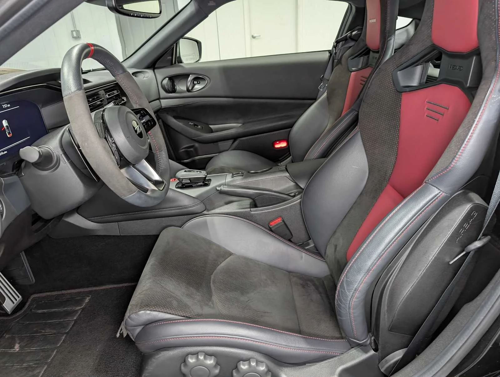 Used 2024 Black Diamond Pearl Nissan NISMO image 4