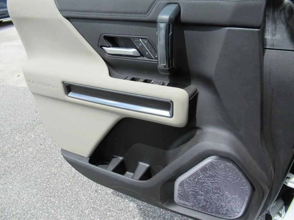 2026 GMC HUMMER EV 2X - Photo 28