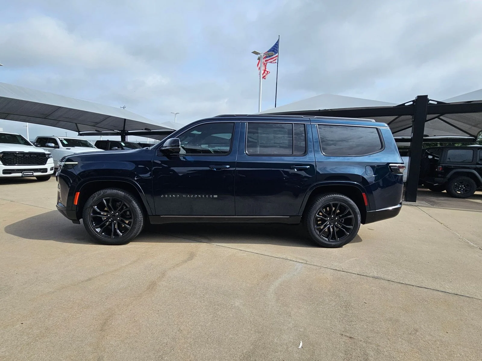 New 2026 Fathom Blue Pearlcoat Jeep Summit Obsidian image 5