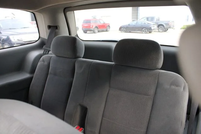 Used 2004 Blue Dodge SLT image 21