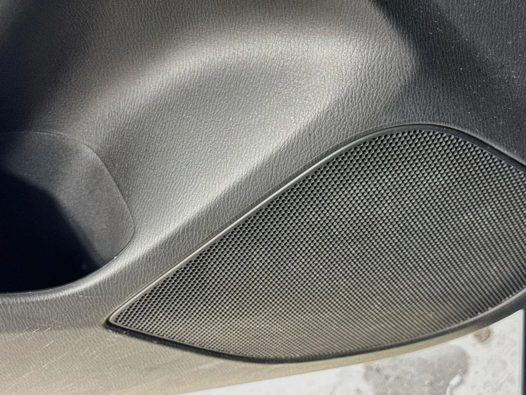 Used 2015 Blue Reflex Mica Mazda i Touring image 21