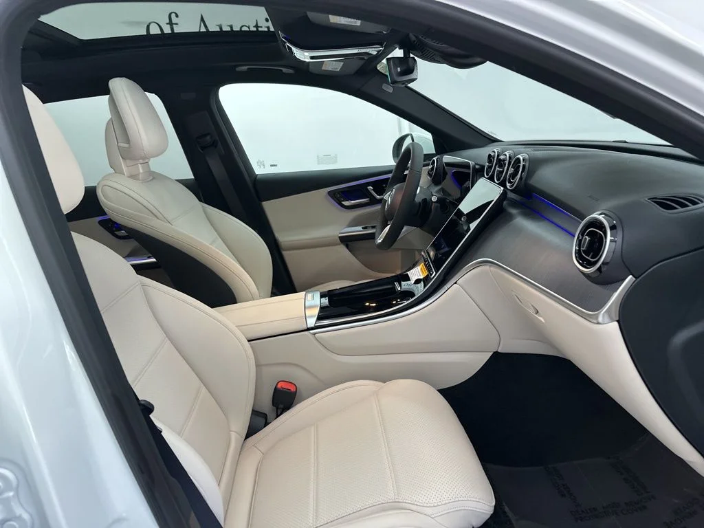 Used 2026 White Mercedes-Benz GLC 300 image 27