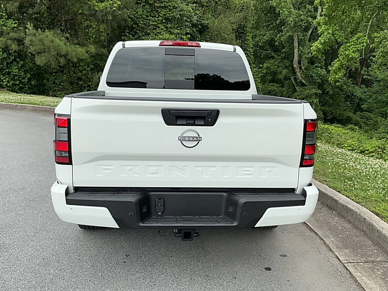 New 2026 Glacier White Nissan SV image 16