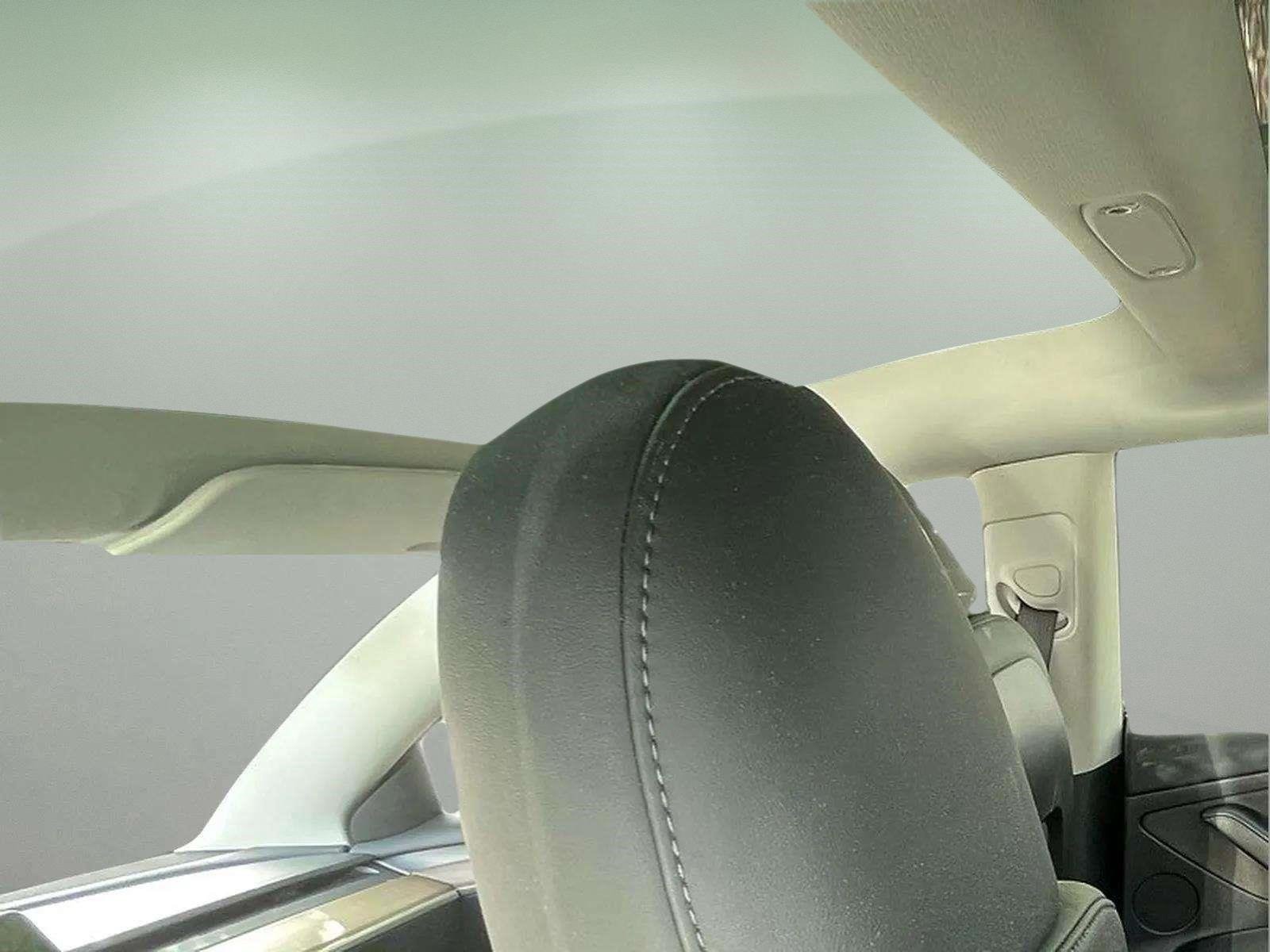 Used 2023  Tesla  image 23