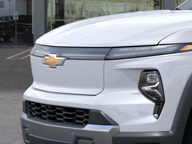 2026 Chevrolet Silverado EV photo 13 of 32
